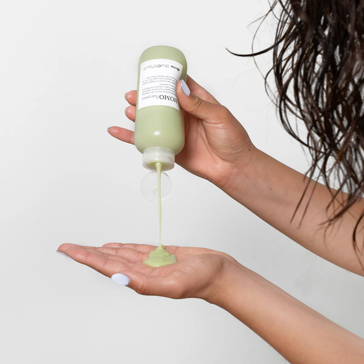 Универсальный несмываемый увлажняющий эликсир - Davines Essential Haircare MoMo Hair Potion