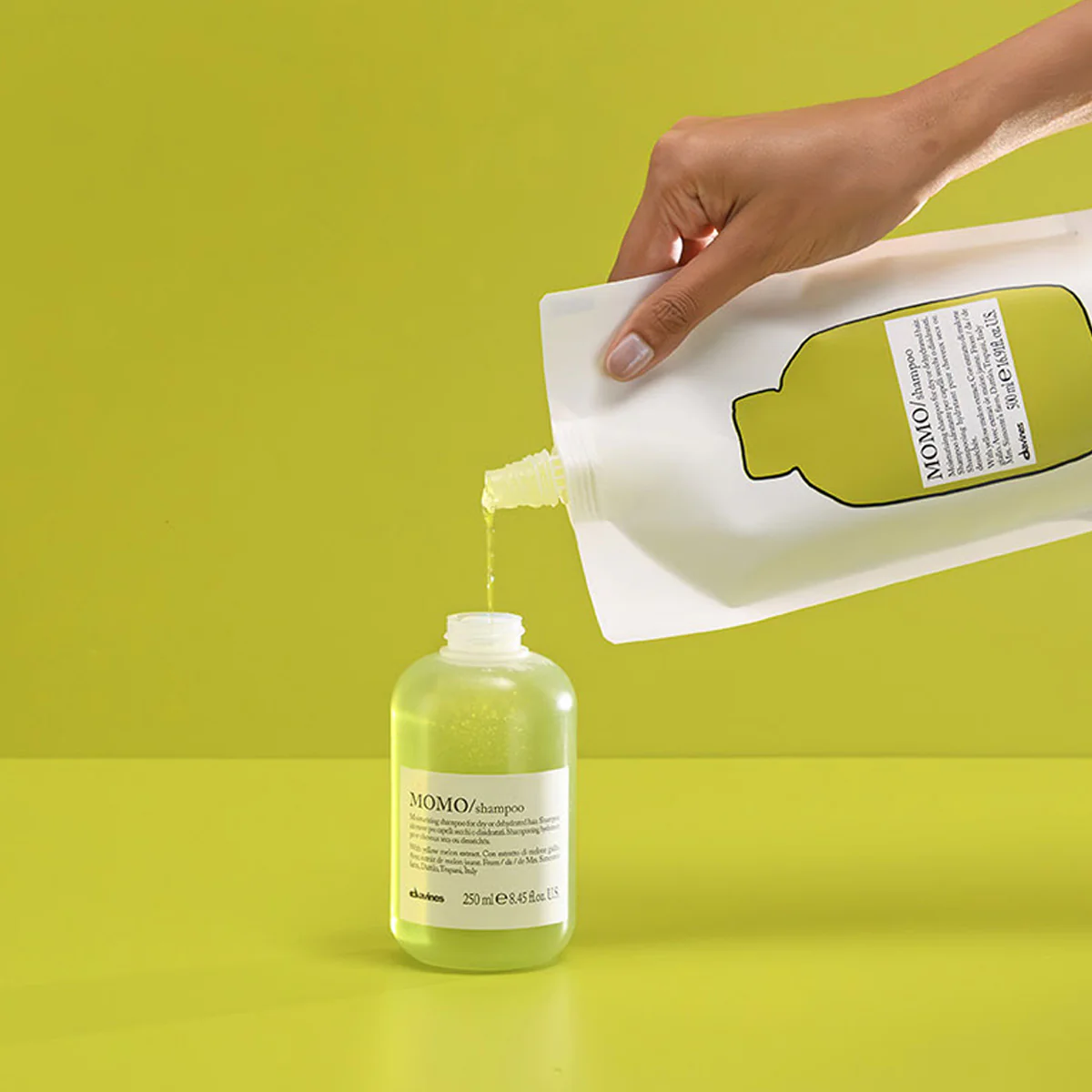 Шампунь для глубокого увлажнения волос - Davines Essential Haircare MoMo Shampoo