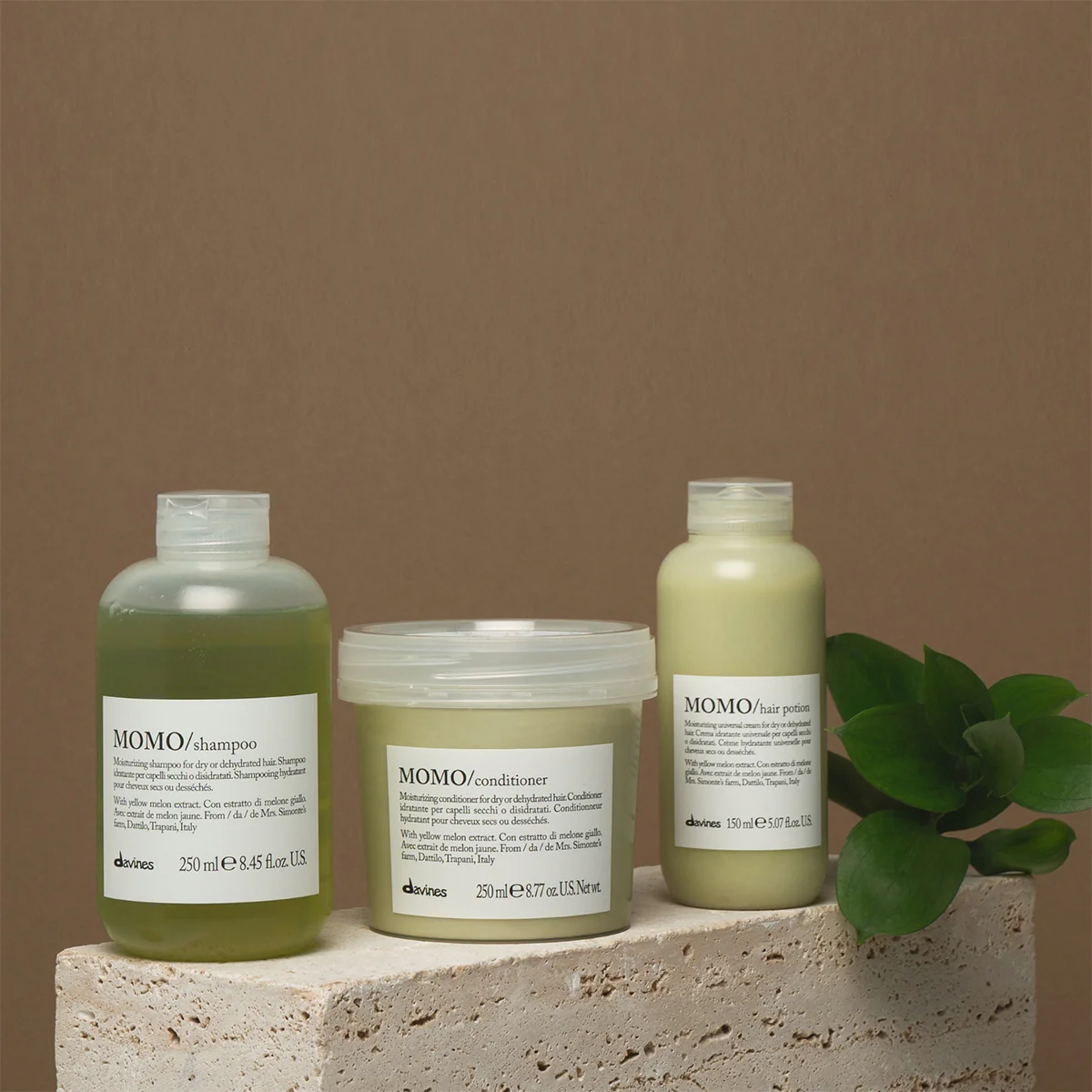 Шампунь для глубокого увлажнения волос - Davines Essential Haircare MoMo Shampoo
