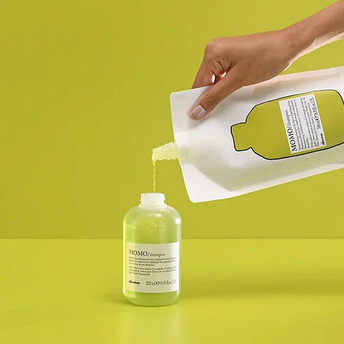 Шампунь для глубокого увлажнения волос - Davines Essential Haircare MoMo Shampoo